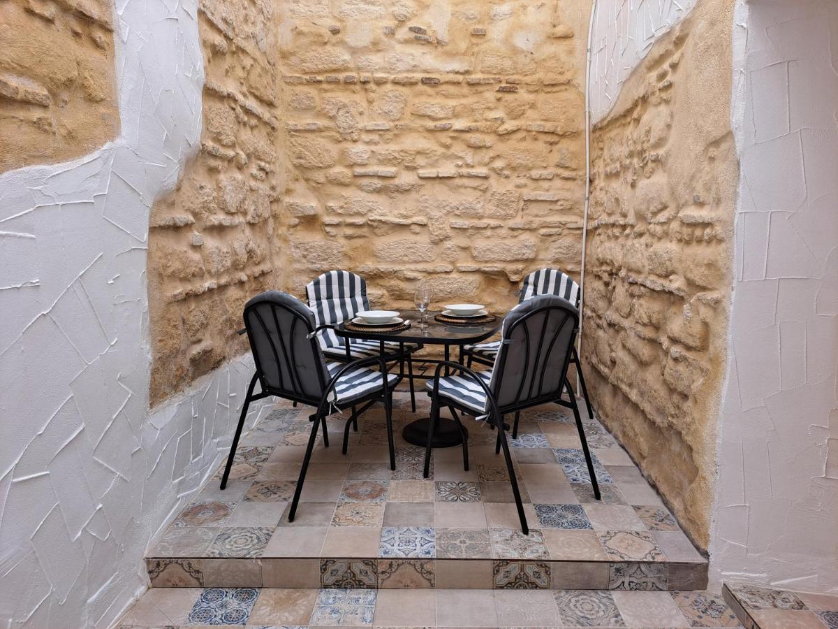 Apartamento La Zarzamora-Patio Privado Apartment Jerez de la Frontera Luaran gambar
